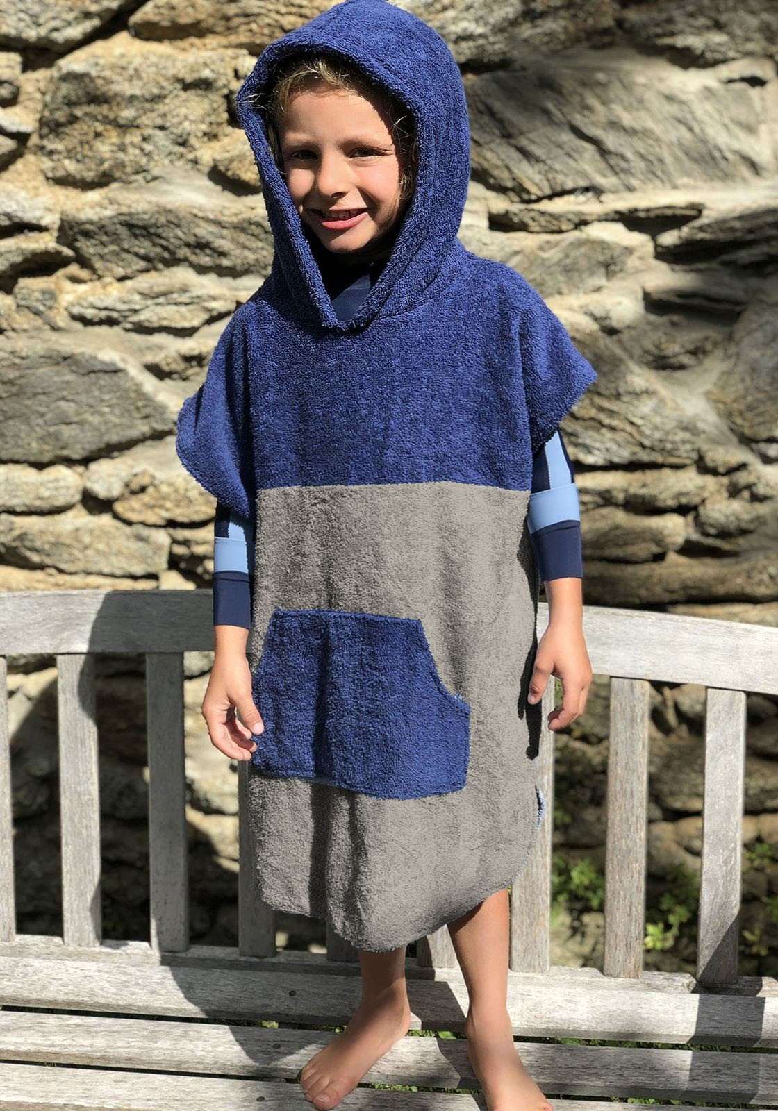 NOA ENFANT Poncho bleu marine et gris en coton Oeko Tex -  water wind and wear